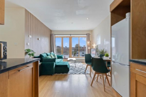 Spectacular Views l Last-Minute Escape l Free Parking l Sleeps 6 l By Zen Nights Short Lets & Serviced Accommodations